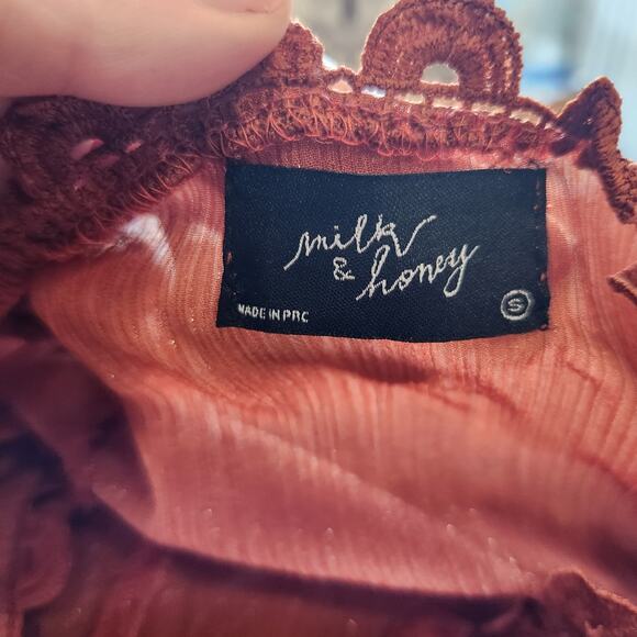 Milk & Honey Glitter Lace Up Ruffle Peasant Blouse Rust Red Side Zip Size Small - Picture 9 of 11